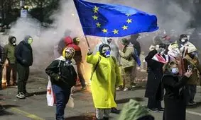 حمله به اقامتگاه رئیس‌جمهور گرجستان/ ویدئو