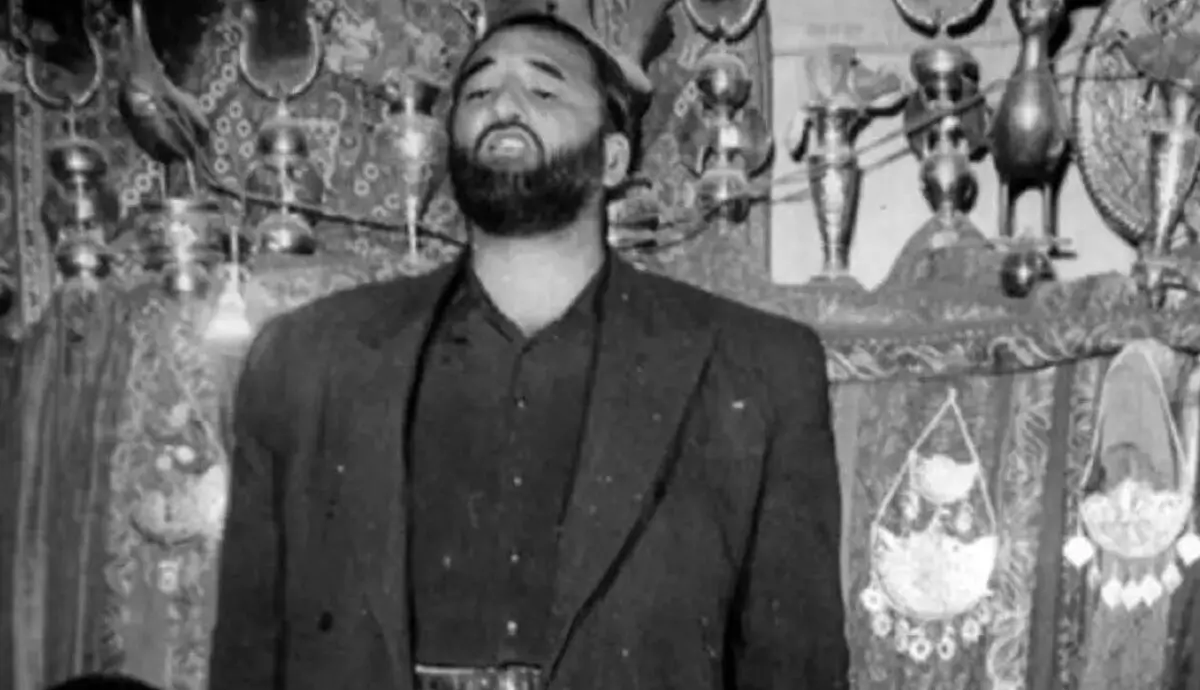 سفر زمان؛ «شعبان بی مخ و دسته اش» در حال تنبیه اعضای حزب توده؛ سال 1333 