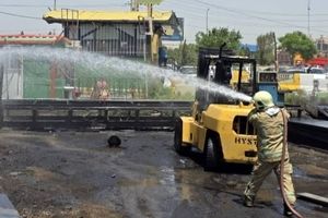 آتش‌سوزی گسترده در بازار آهن مکان تهران/ ویدئو
