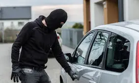 سرقت خودروی یک روحانی در خیابان شلوغ آبادان