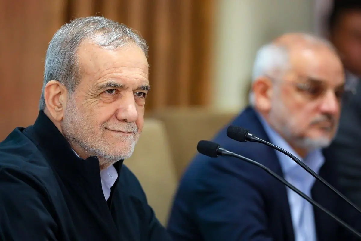 پزشکیان: یکباره اعلام می کنند ۱۰ همت پول در یک بانک گم شد، مگر پول گم می شود؟/ این ها به خاطر این است که ما داده درست و به موقع نداریم/ کد زمین یا همان کاداستر را ما از سال ۱۳۷۶ دنبال آن هستیم
