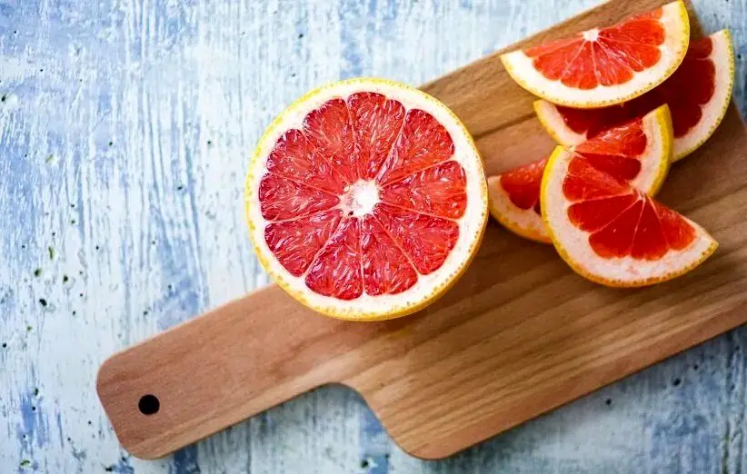 گریپ فروت را با احتیاط بخورید!/ آیا این میوه  فشار و چربی خون را کاهش می‌دهد؟ 