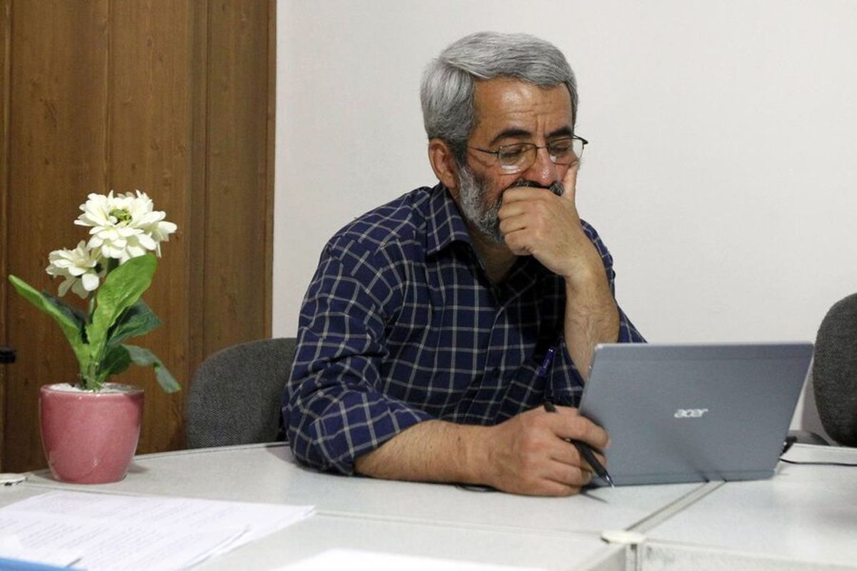 احمدی نژاد میخواست مادامالعمر در قدرت بماند/ تنبلی روحانی شرایط کرونایی را سخت کرد/ احمدینژاد صفآراییهای خیابانی را تشدید کرد