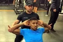 اسطوره بوکس تصادف کرد؛ دوست ایرانی‌اش کشته شد | سینا قائمی کیست؟