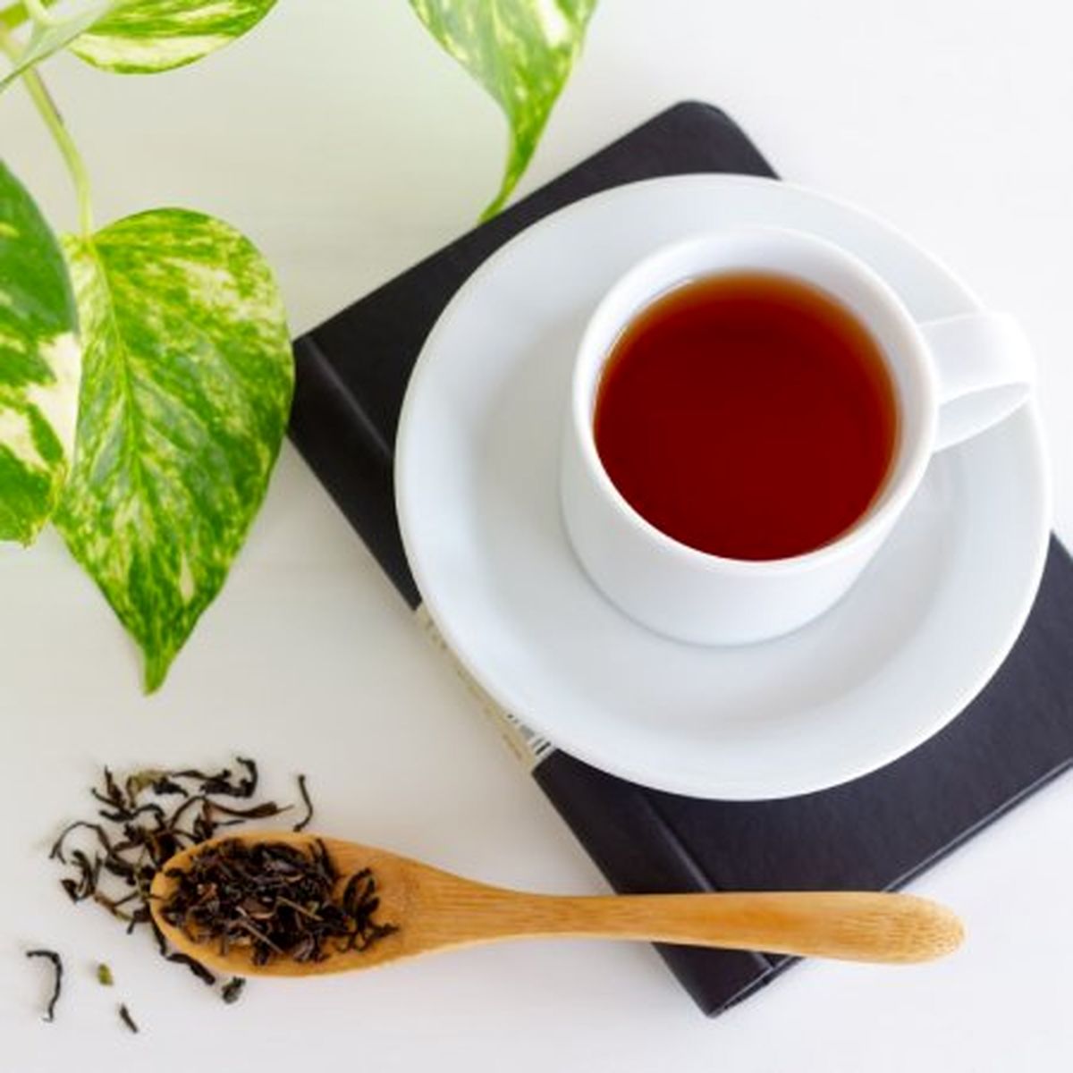 دلایل لکه چربی روی چایی چیست و چگونه برطرف می شود؟