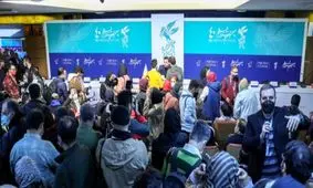 شلوغی، کرونا و دیگر هیچ! / دیدن این ویدئو به مسئولان برگزار کننده جشنواره فیلم فجر توصیه می‌شود!