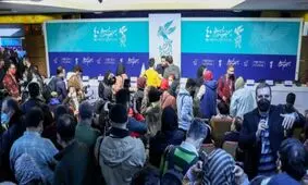 شلوغی، کرونا و دیگر هیچ! / دیدن این ویدئو به مسئولان برگزار کننده جشنواره فیلم فجر توصیه می‌شود!