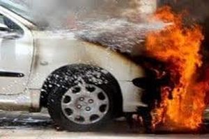 آتش گرفتن خودروی زانتیا در خیابان شاپور آبادان/ ویدئو