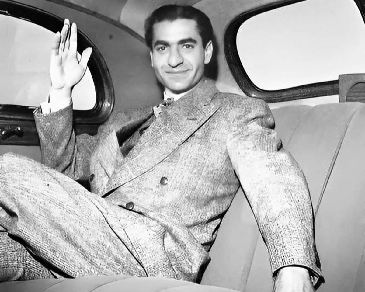  محمدرضا پهلوی با مرسدس بنز ۶۰۰ پولمن لیموزین
