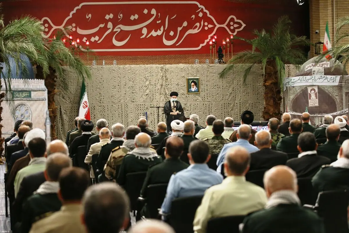 وقتی در وسط یک حادثه هستیم درست نمی‌شود ابعاد آن را شناخت/ حمله را صدام کرد اما پشت سر صدام استکبار جهانی قرار داشت/ دفاع مقدس نشان داد صیانت از کشور با مقاوت به دست می آید نه با تسلیم