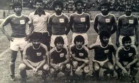 تحصن علیه فوتبال؛ پول فوتبال را خرج روستا و دهات کنید/ عکس