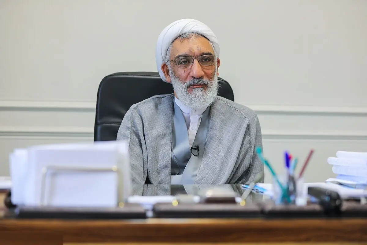 حمایت پورمحمدی از فاضلی: بگذارید حرفش را بزند/ ویدئو