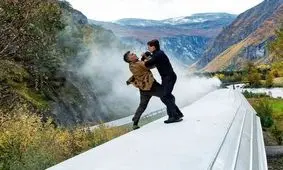 آیا واقعاً می‌توانیم مانند فیلم‌ها روی قطار در حال حرکت بدویم؟