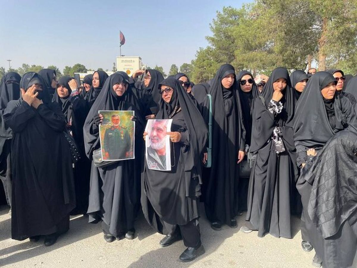 مراسم خاکسپاری سردار شهید حاجی زاده برگزار شد/ ویدئو