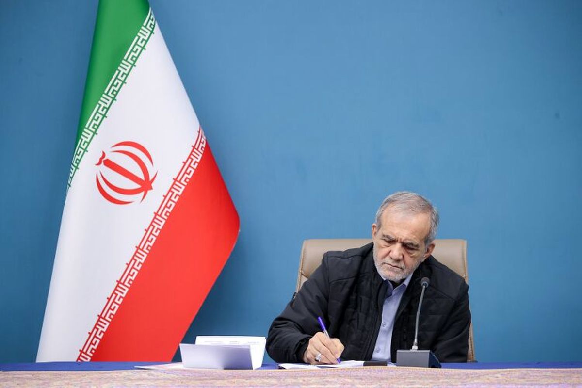 پزشکیان: با جدیت و بسیج همه ظرفیتهای سیاسی مسیر دیپلماسی را دنبال میکنیم/ ما طرفدار دیپلماسی و تعامل سازنده و مخالف جنگیم