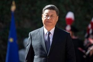 پوشیدن لباس نظامی رئیس جمهور چین چه پیامی دارد؟
