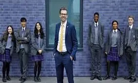 مدیر مدرسه با اعتیاد دانش‌آموزان به وسایل الکترونیکی مقابله کرد