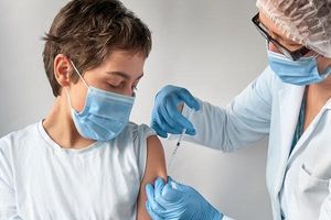 ضرورت تزریق دوز سوم واکسن کرونا برای زیر 18 ساله ها