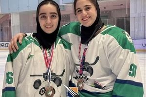 دختران ایران در لیگ هاکی روی یخ مجارستان


