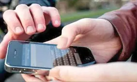 چک کردن گوشی همسر چه حکمی دارد؟