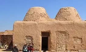  روستایی از خانه‌های گلی در آستانه ناپدید شدن است/ ویدئو