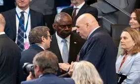 فرود اضطراری هواپیمای حامل وزیر دفاع ایتالیا

