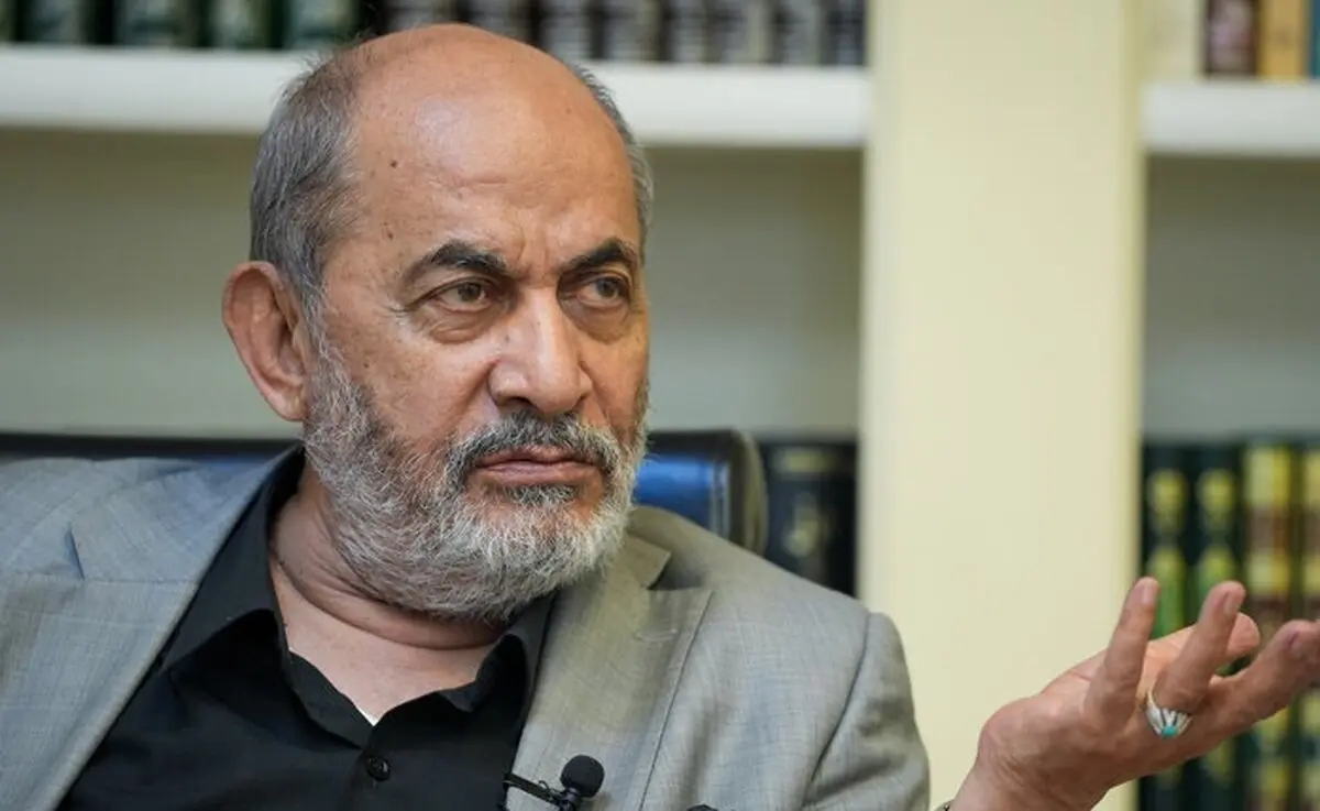 وزیر سپاه در دهه 60: امام من را صدا کرد و گفت بمب اتم نباید بسازید/ کشورهای دوست ما در ایران نفوذ نمی کنند/ ما ابرقدرت چهارم هستیم/ تنگه هرمز آبراه بین‌المللی نیست/ از چین و روسیه برای ورود به جنگ درخواست نکردیم/ جنگنده ساخته‌ایم و در حال تکثیرش هستیم

