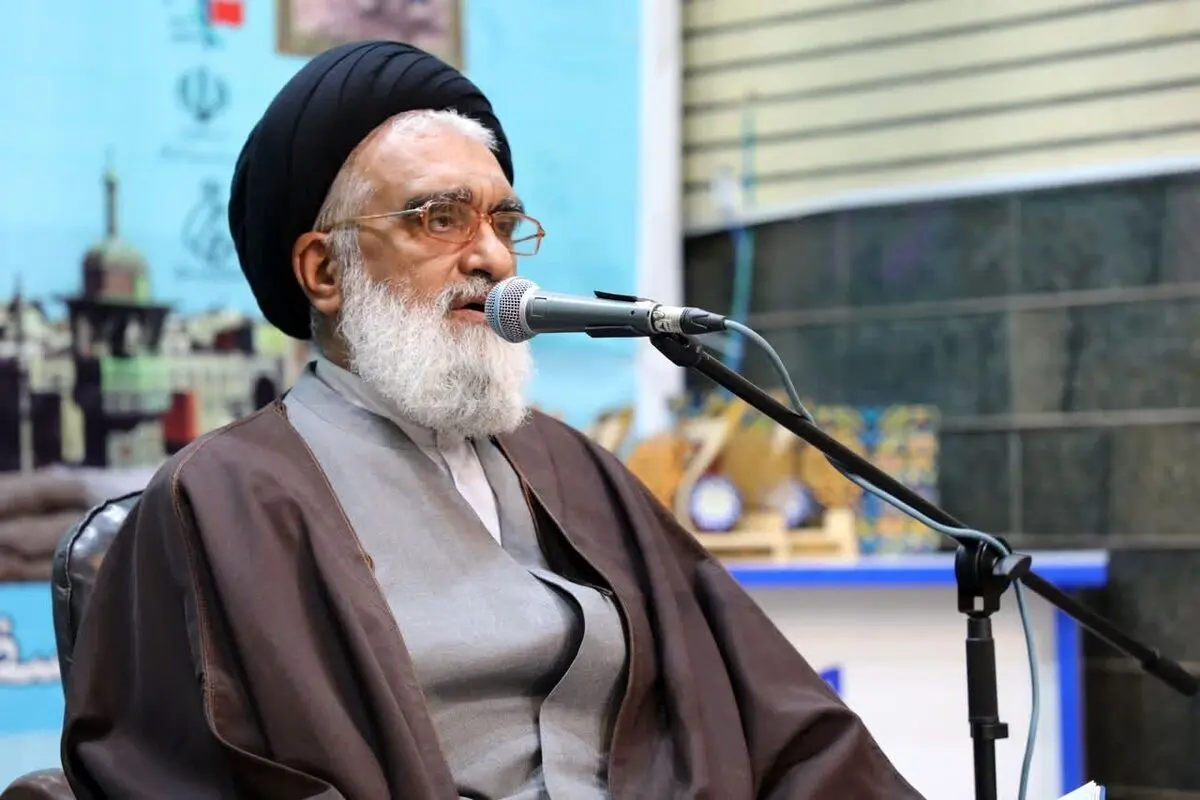 امام جمعه قم: راهکار مهم‌تر از مذاکره، خنثی‌سازی تحریم است
