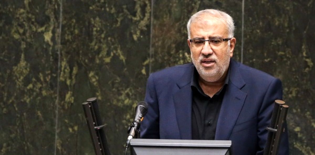 هر ماه ۱۵ لیتر بنزین به حساب همه مردم ایران واریز میشود/ می توانند به صورت اعتباری از بخش ریالی آن هم استفاده کنند