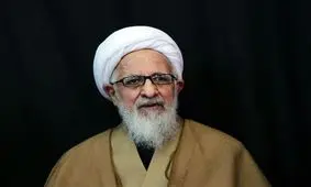 آیت‌الله العظمی جوادی آملی: ملت اگر بخواهد بایستد باید جیبش پر باشد؛ ملتی که کیفش خالی است ایستاده نیست، افتاده است