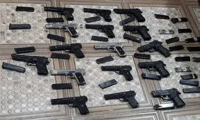 کشف یک کوله پشتی حاوی 18 قبضه کلت و 200 تیر جنگی