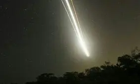 لحظه سقوط شهاب‌ سنگ بزرگ در مرز ترکیه/ ویدئو