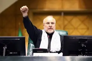 حمله قالیباف به روحانی برای منحرف کردن اذهان از فساد بانک آینده بود/ مردم نسبت به روسیه حساسند و نباید سرکوب شوند