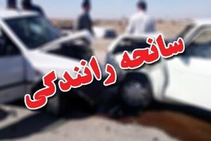 واژگونی اتوبوس در اتوبان قم ـ تهران حادثه ساز شد/ تصاویر