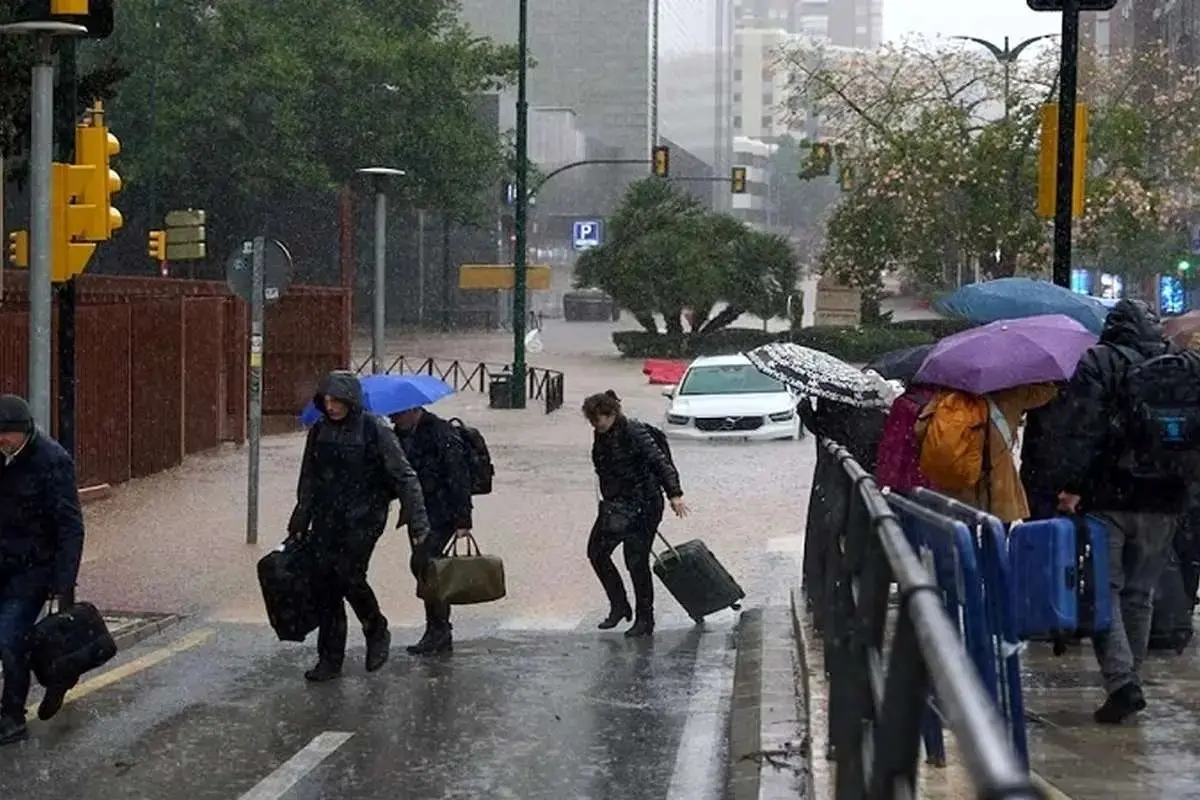 کشورهای غربی در رفاه و آسایش نیستند و گرفتار همجنس‌گرایی، هرزگی و خشونت علیه زنان و کودکانند 