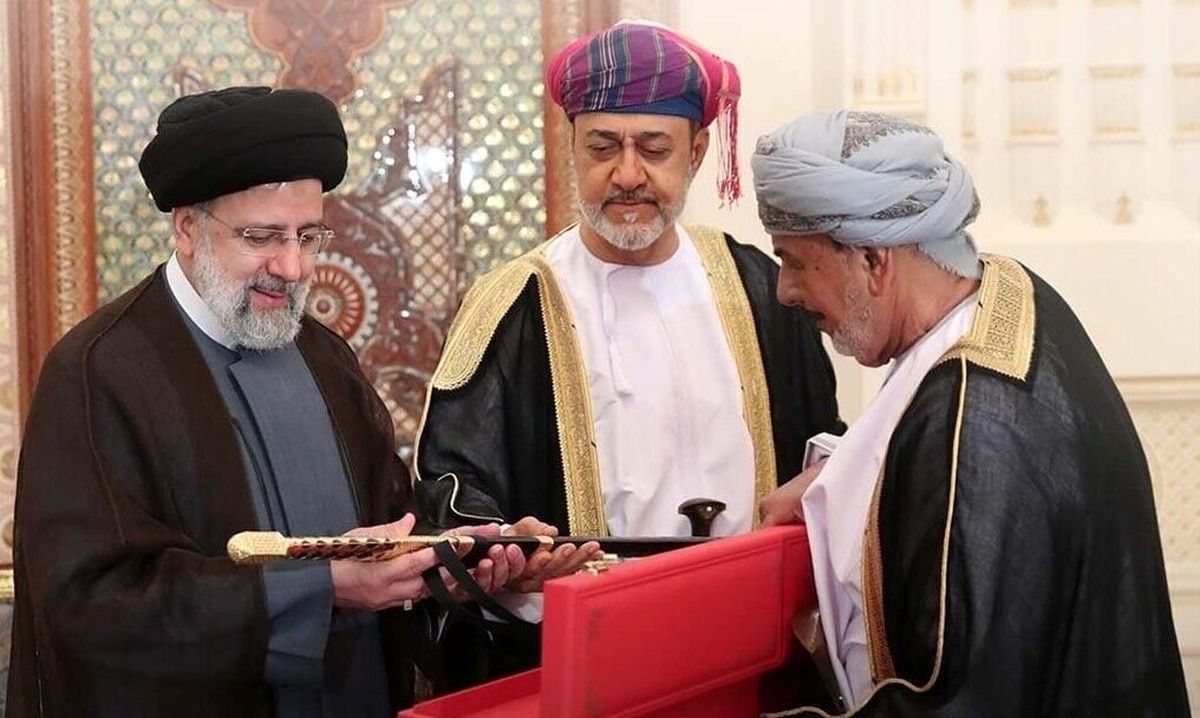 دست دادن سلطان عمان با یک خانم در تهران خبرساز شد/ عکس