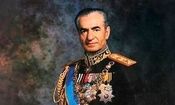  تونل زمان؛ دستبوسی محمدرضا پهلوی از ملکه دانمارک در سال ۱۳۳۸/ عکس

