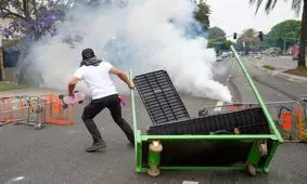 آمریکایی‌ها لس‌آنجلس را به آشوب کشیدند/ گارد ملی با دستور ترامپ به محل درگیری‌ها اعزام شد/ ویدئو
