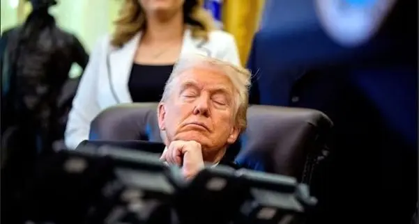 سیاست‌ خواب: چرا ترامپ می‌خواند کار می‌کند، بایدن می‌خوابد تنبل است؟ 