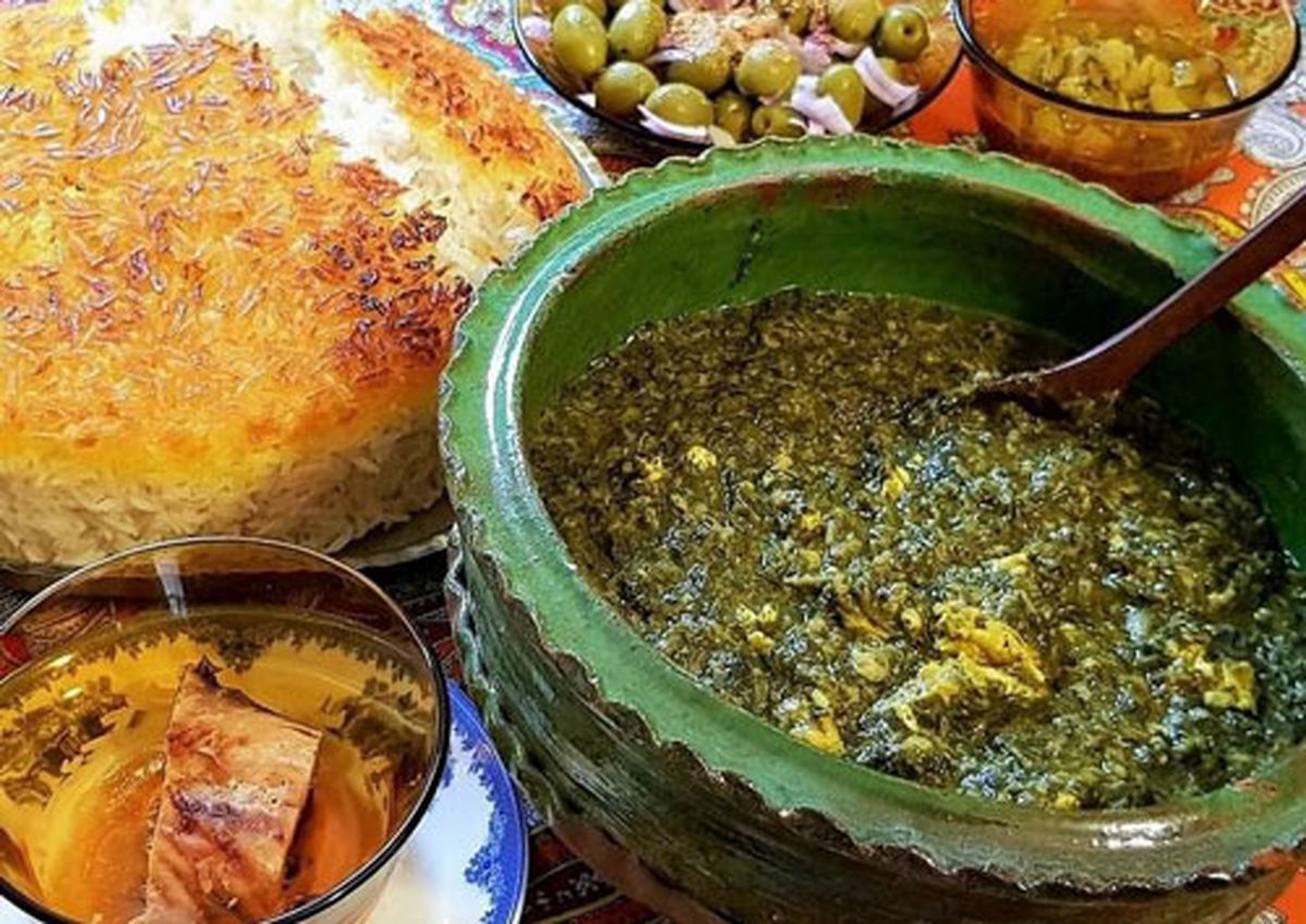 مهمانی به سبک گیلانی‌ها با خورش ترشه تره