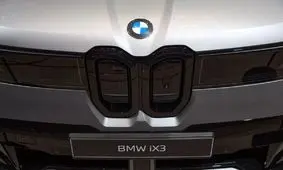 رونمایی بی‌سر و صدا از لوگوی جدید بی ام و/ عکس