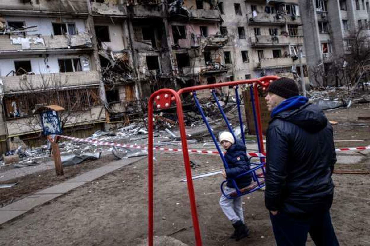 مشاور رئیس جمهور اوکراین: پیمان صلح اوکراین و روسیه ظرف یک تا ۲ هفته امضا می‌شود/ صندوق بین المللی پول: اقتصاد اوکراین در حال فروپاشی است/ روسیه کنترل کامل «خرسون» را به دست گرفت