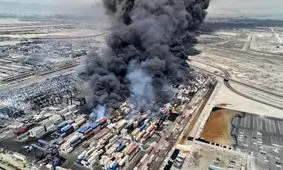  انفجار بندر شهید رجایی تکه‌های شیشه را به دیوار شلیک کرد/ ویدئو

