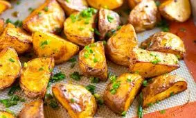 طرز تهیه سیب زمینی تنوری با سس قارچ