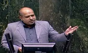 خضریان: ملت ایران ترامپ را ناچار به تسلیم خواهد کرد/ دولت آرایش جنگی متناسب با تهدیدات دشمن را ندارد