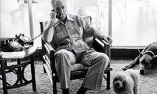 تلاش‌های صادق قطب‌زاده برای تحویل شاه به ایران