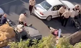 پس از درگیری مأموران شهرداری قزوین با دستفروشان؛ 2 مسئول شهرداری برکنار شدند