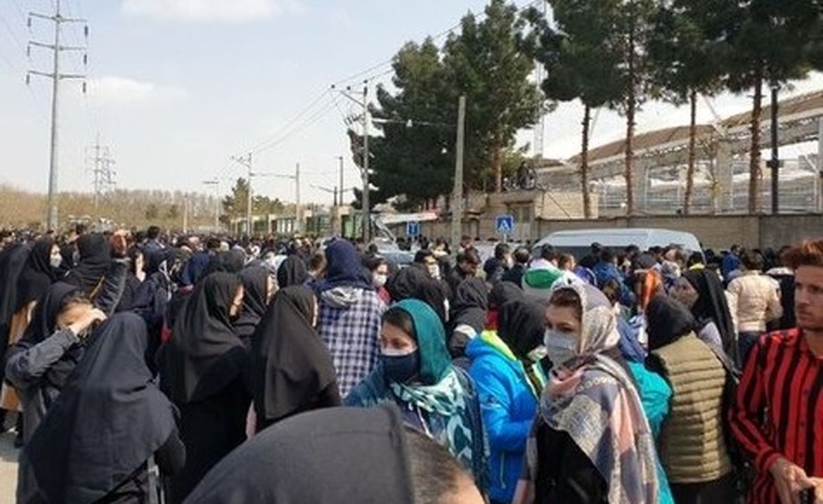 احتمال «ماستمالی» حادثه ورزشگاه مشهد توسط دولت/ گذر زمان آن را کمرنگ می کند؟