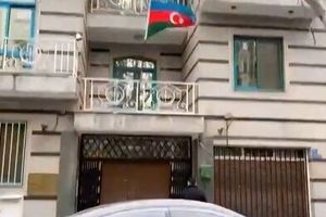 انتقال مجروحان حادثه سفارت آذربایجان به باکو/ ویدئو
