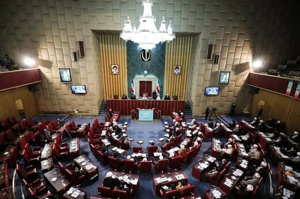 توئیت یک حقوقدان درباره پیش شرطهای حقوقی انتخاب رهبر توسط مجلس خبرگان